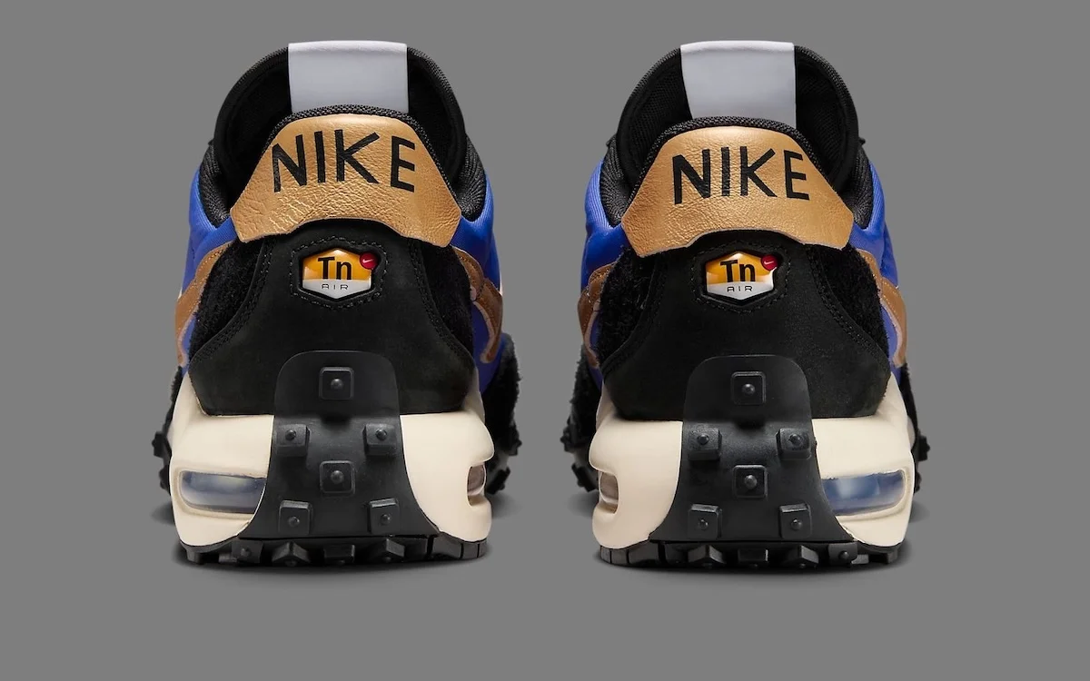 Nike Air Max Waffle SP Hyper Blue 4 La Nike Air Max Waffle SP « Hyper Blue » devrait sortir en mars 2025