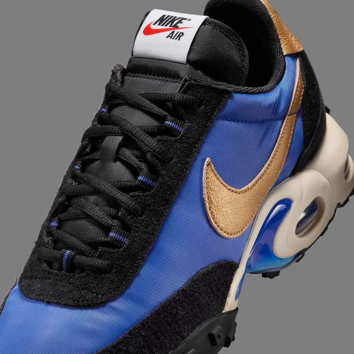 Nike Air Max Waffle SP Hyper Blue 6 La Nike Air Max Waffle SP « Hyper Blue » devrait sortir en mars 2025