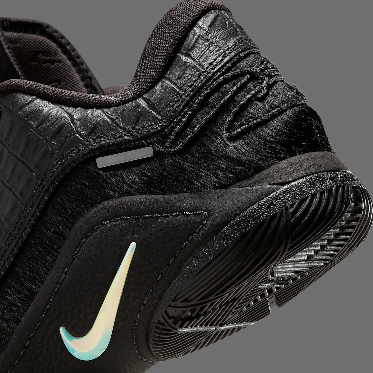 La Nike LeBron 22 Black Label de LeBron James se distingue par sa rareté