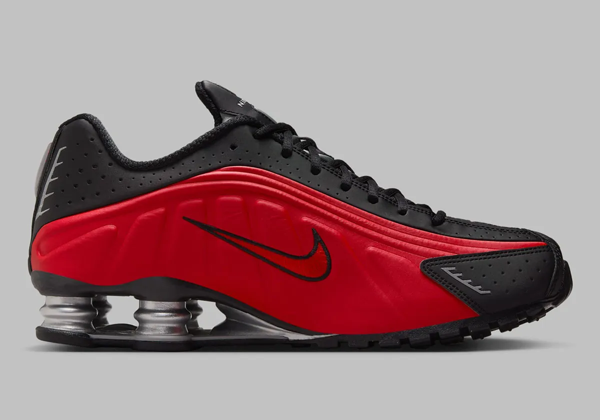 La Nike Shox R4 « Black/Red » offre un design intemporel et une innovation athlétique