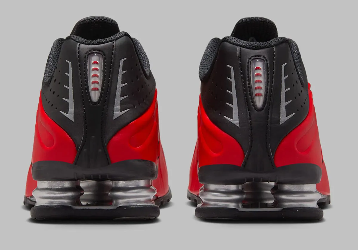 La Nike Shox R4 « Black/Red » offre un design intemporel et une innovation athlétique