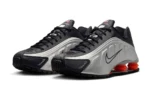 La Nike Shox R4 « Metallic Silver/Red » fait revivre un classique avec une touche de modernité