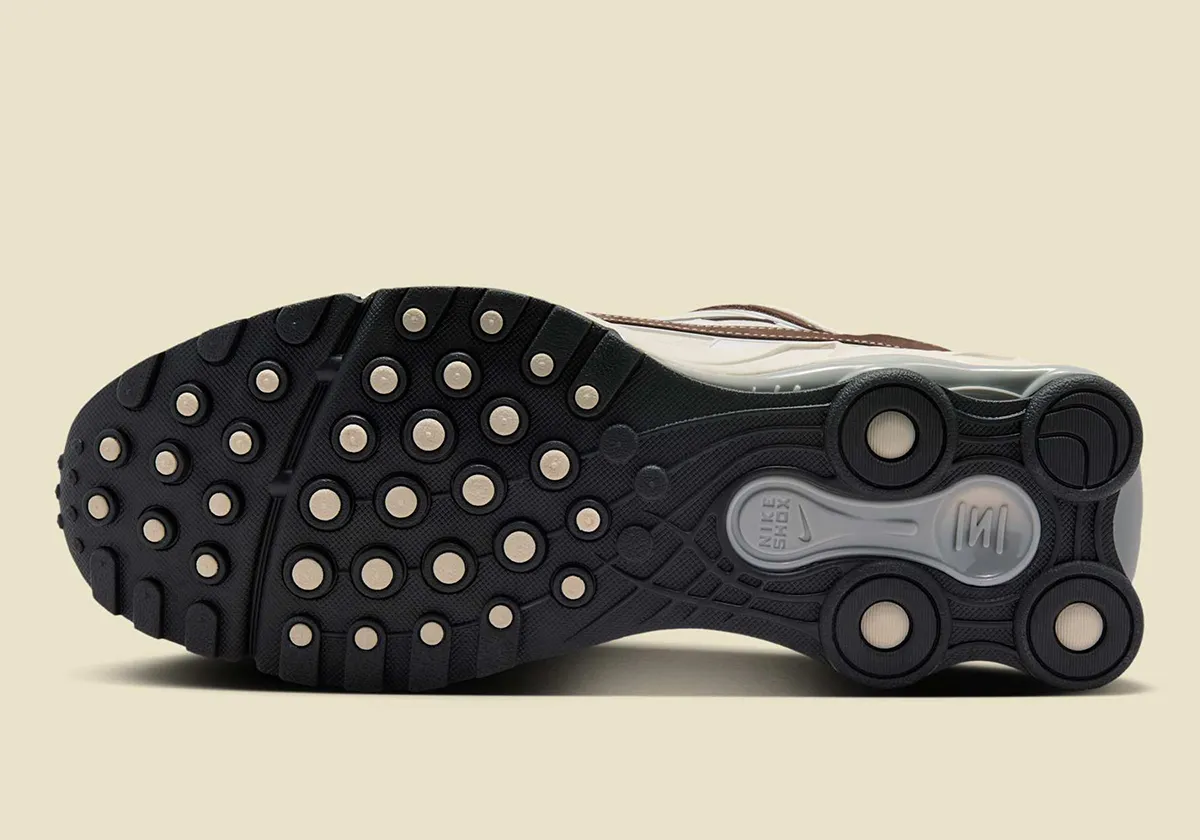 La Nike Shox Ride 2 « Baroque Brown » fait revivre le style de course Y2K avec des fonctionnalités modernes