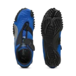 En 2025, la PUMA Mostro connaît un renouveau en alliant ses racines rétro à une touche de modernité