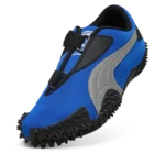 En 2025, la PUMA Mostro connaît un renouveau en alliant ses racines rétro à une touche de modernité