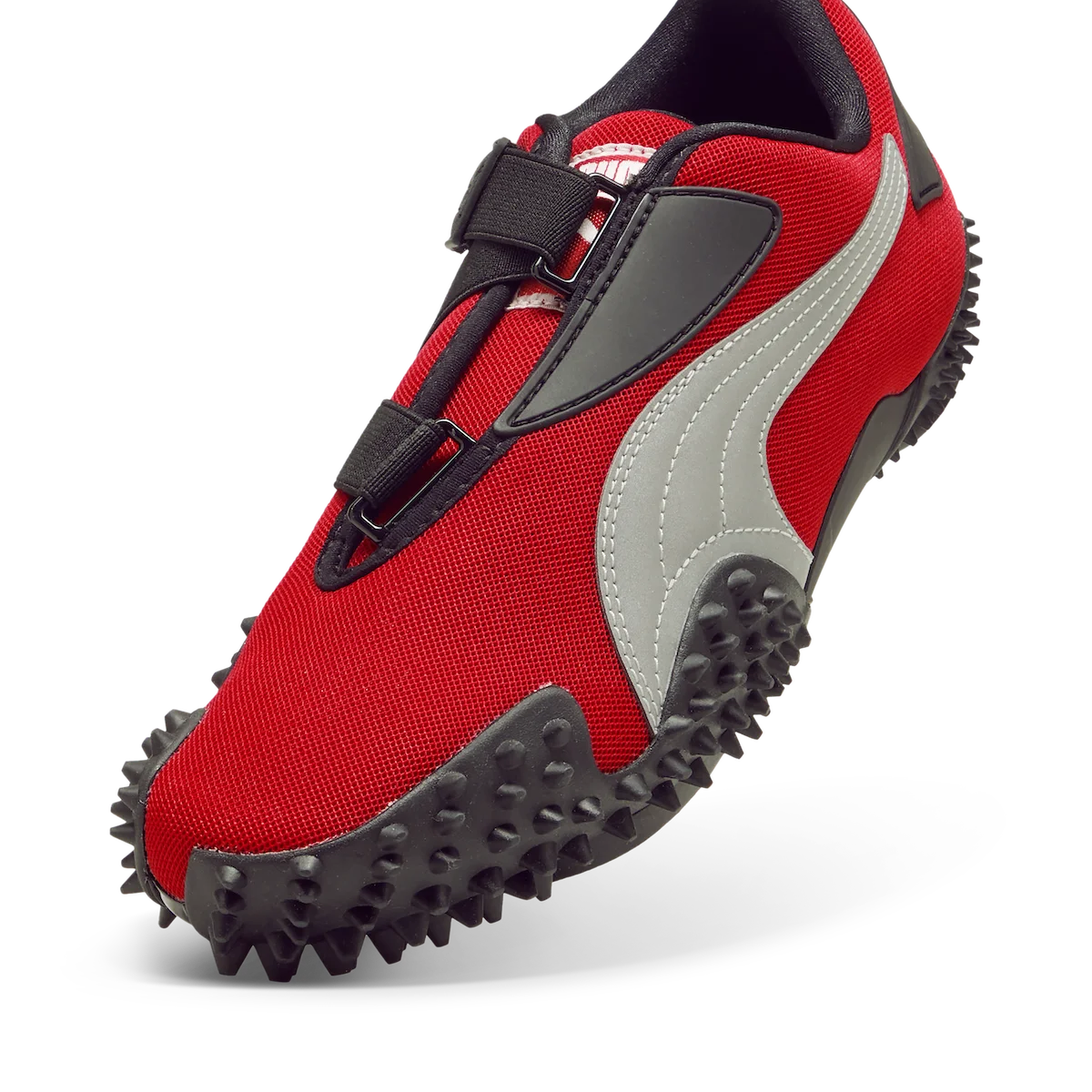 En 2025, la PUMA Mostro connaît un renouveau en alliant ses racines rétro à une touche de modernité