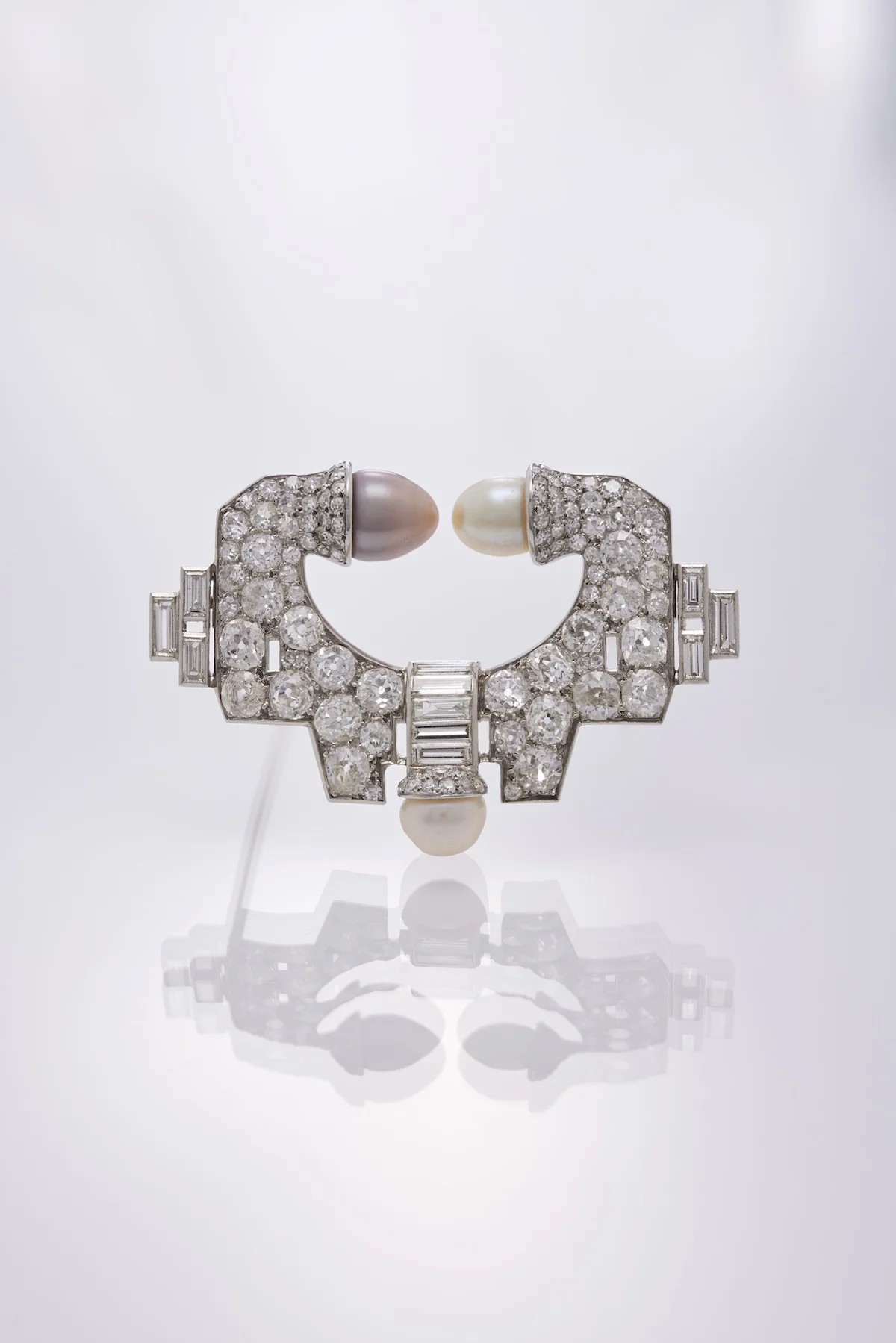 L'exposition « Paris, Capitale de la perle » raconte l'histoire oubliée de la joaillerie dans les locaux de L'École des Arts Joailliers