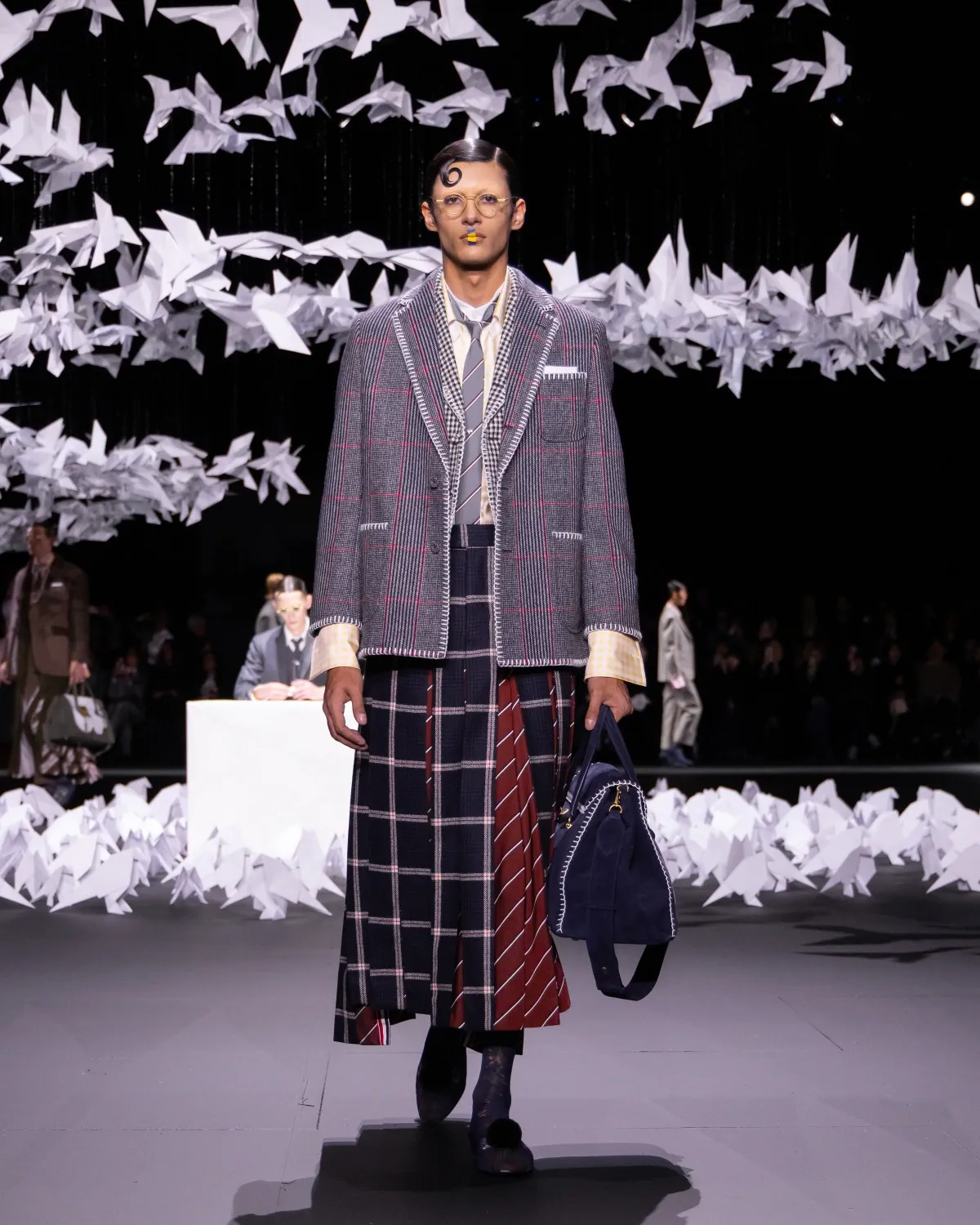 Les oiseaux fantaisistes de Thom Browne pour l’automne 2025