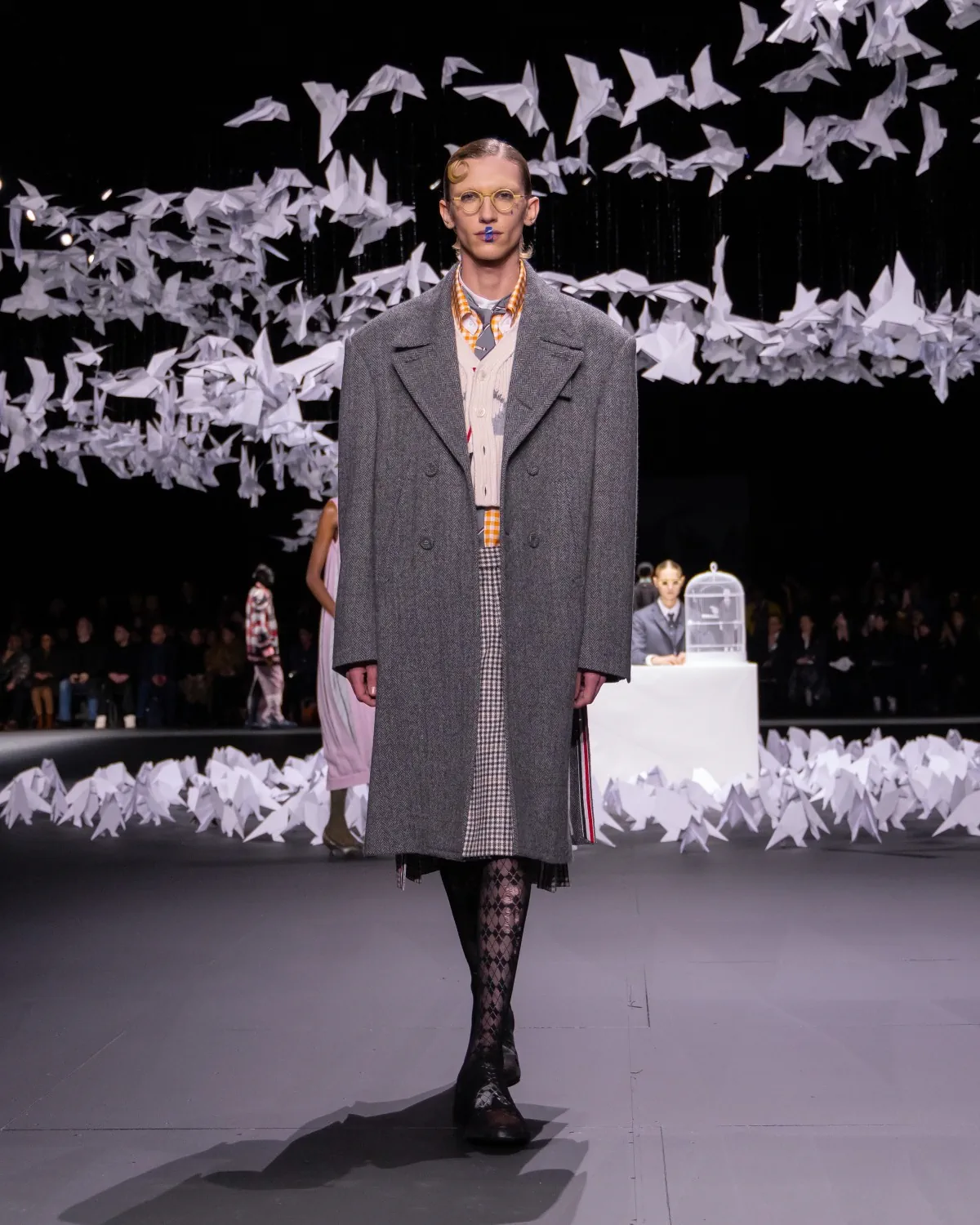 Les oiseaux fantaisistes de Thom Browne pour l’automne 2025