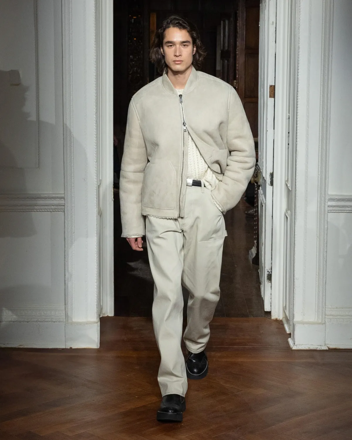 La collection Automne 2025 de Todd Snyder célèbre la confection sur mesure et la rébellion intemporelle