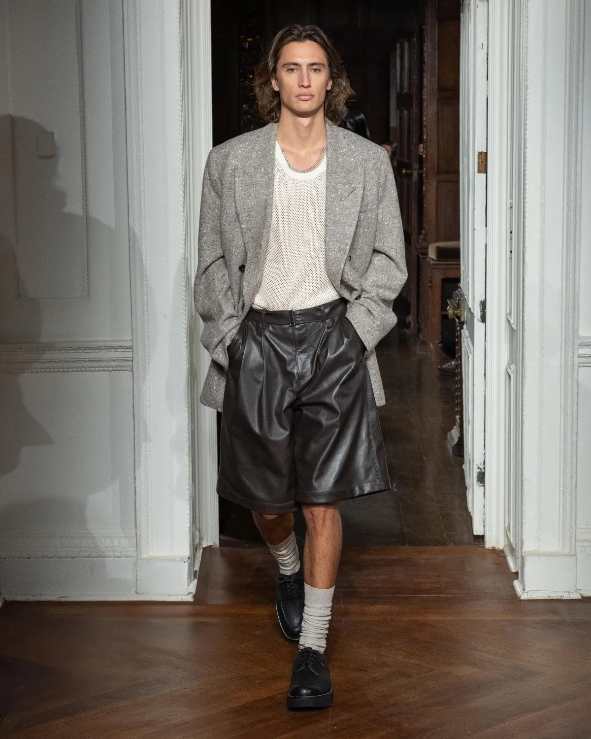 La collection Automne 2025 de Todd Snyder célèbre la confection sur mesure et la rébellion intemporelle