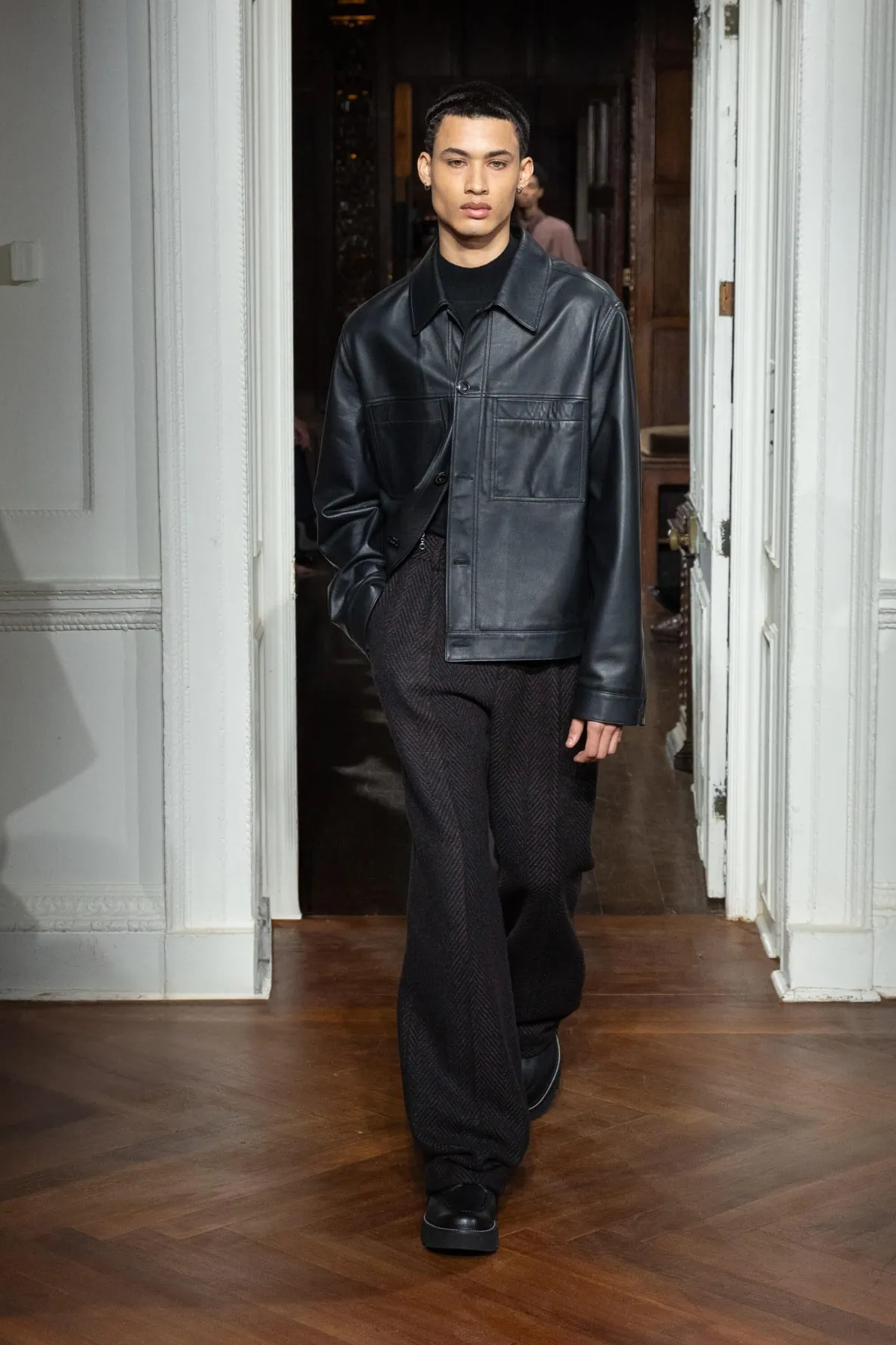 La collection Automne 2025 de Todd Snyder célèbre la confection sur mesure et la rébellion intemporelle