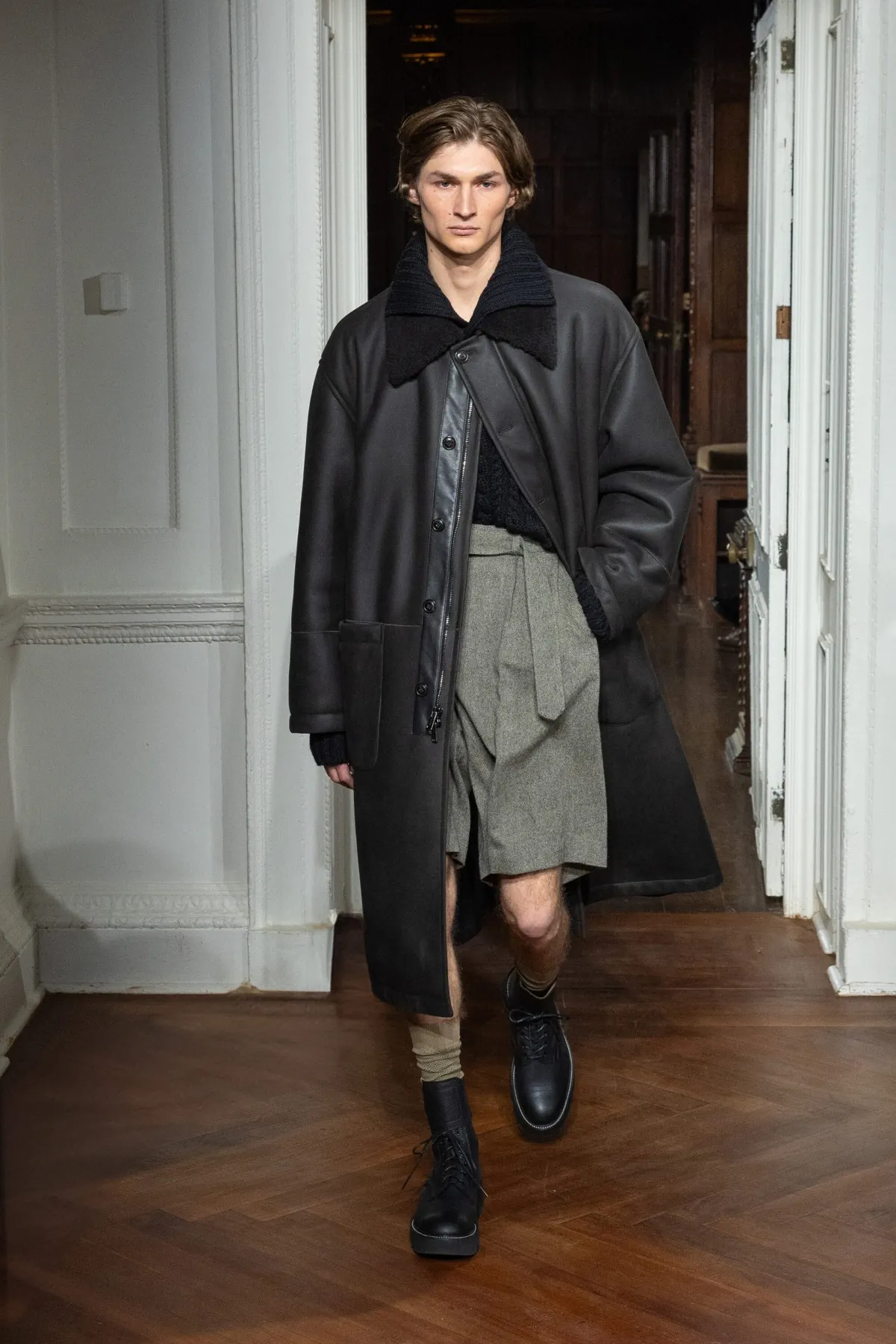 La collection Automne 2025 de Todd Snyder célèbre la confection sur mesure et la rébellion intemporelle