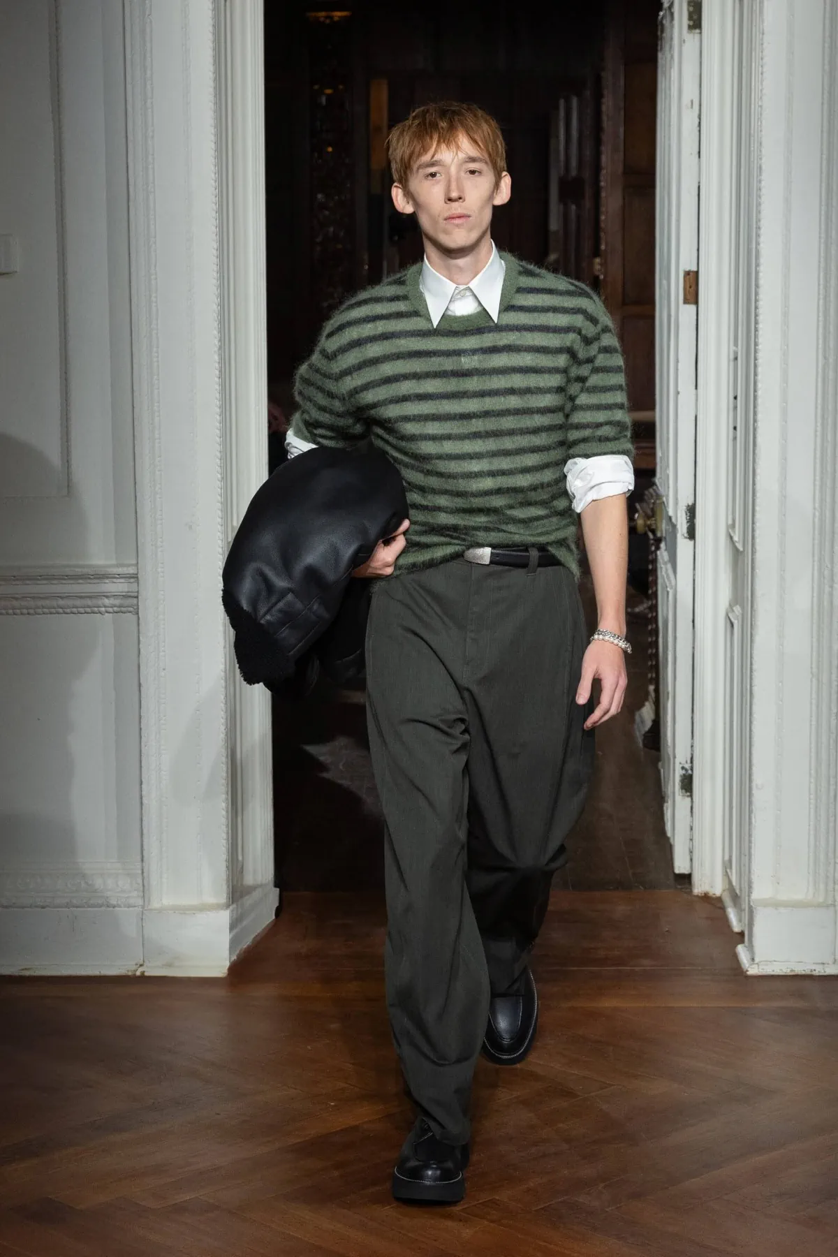 La collection Automne 2025 de Todd Snyder célèbre la confection sur mesure et la rébellion intemporelle