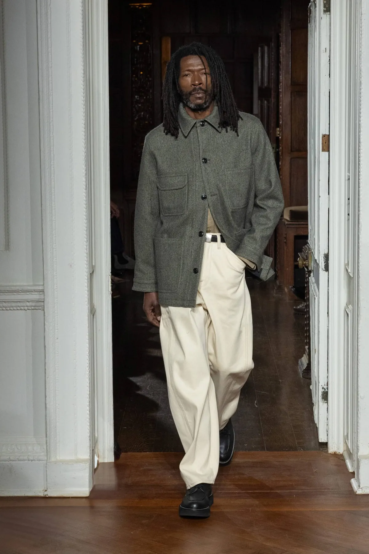 La collection Automne 2025 de Todd Snyder célèbre la confection sur mesure et la rébellion intemporelle