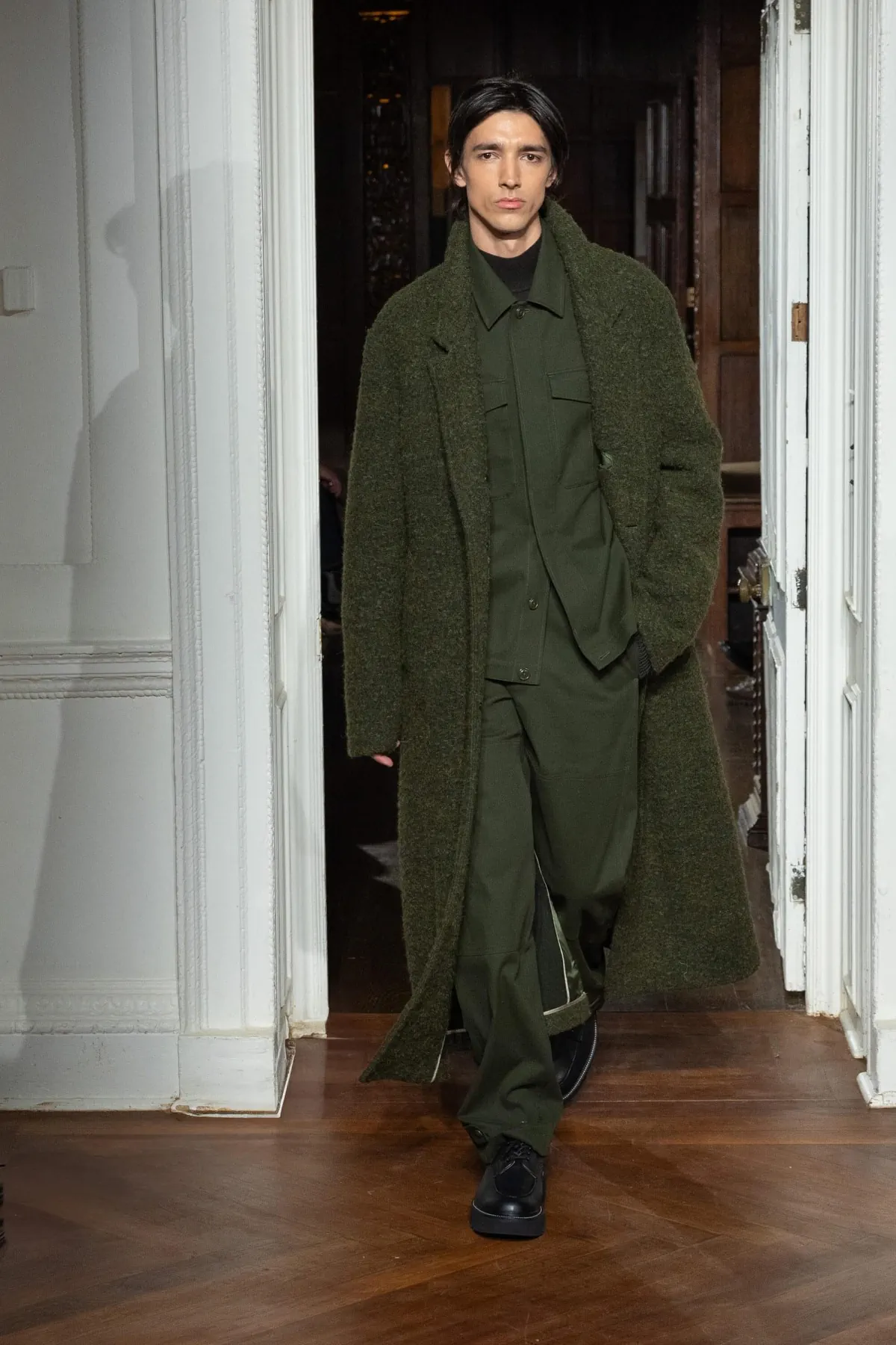 La collection Automne 2025 de Todd Snyder célèbre la confection sur mesure et la rébellion intemporelle