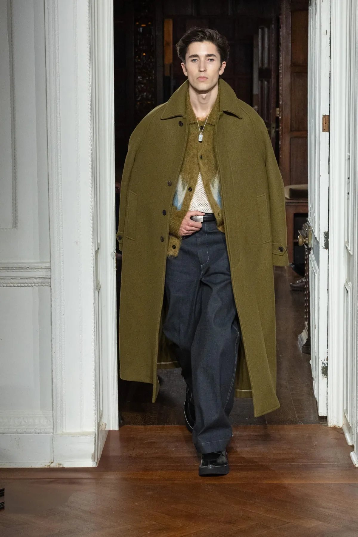 La collection Automne 2025 de Todd Snyder célèbre la confection sur mesure et la rébellion intemporelle