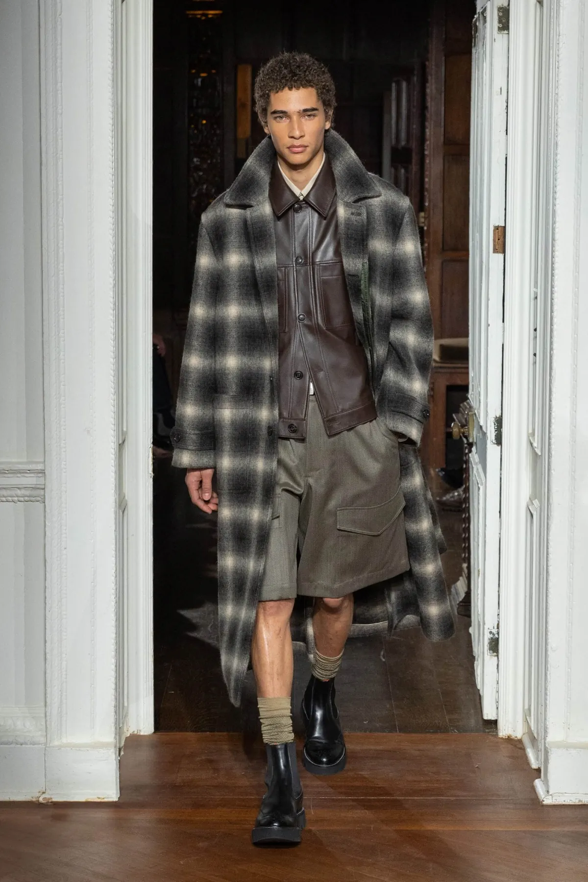 La collection Automne 2025 de Todd Snyder célèbre la confection sur mesure et la rébellion intemporelle