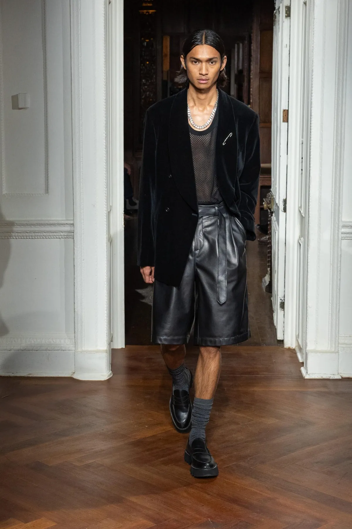 La collection Automne 2025 de Todd Snyder célèbre la confection sur mesure et la rébellion intemporelle