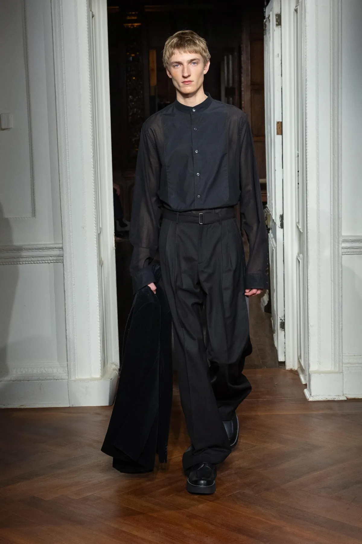 La collection Automne 2025 de Todd Snyder célèbre la confection sur mesure et la rébellion intemporelle