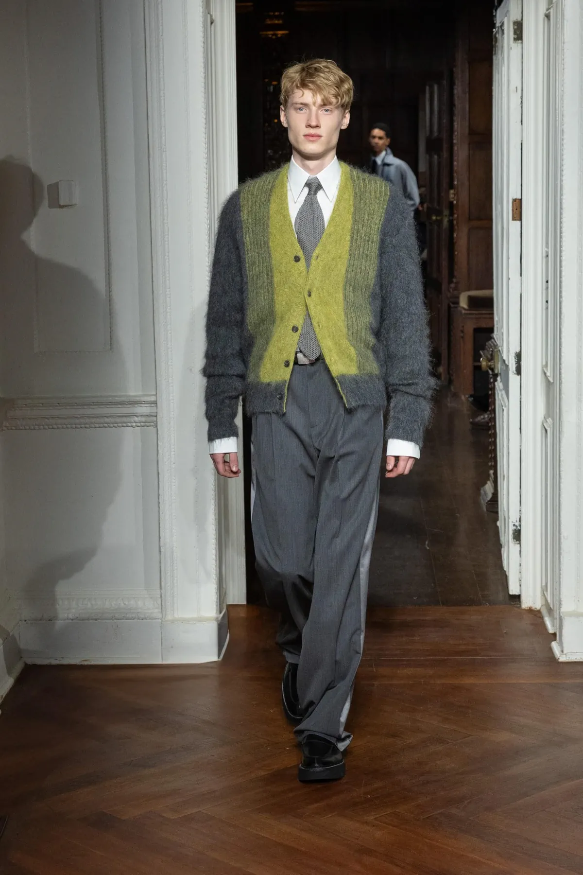 La collection Automne 2025 de Todd Snyder célèbre la confection sur mesure et la rébellion intemporelle