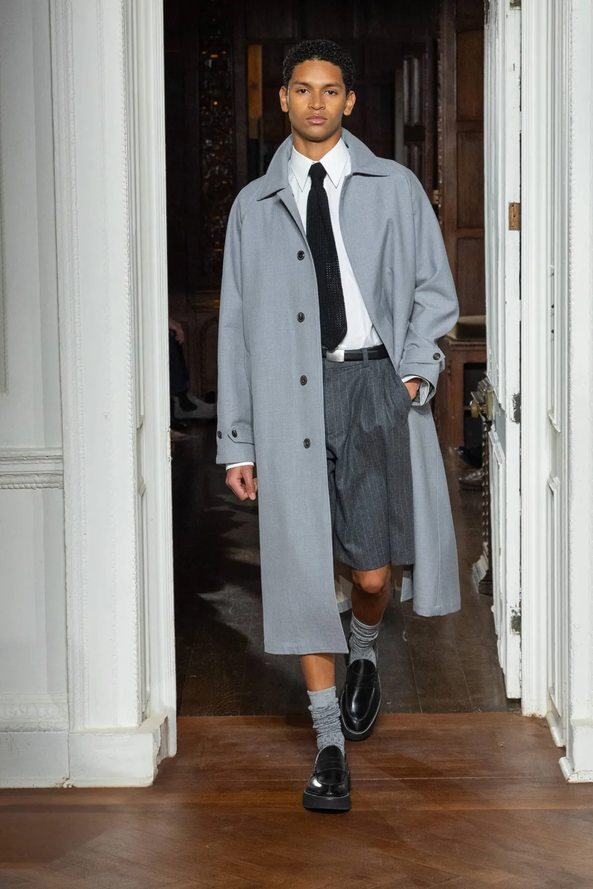 La collection Automne 2025 de Todd Snyder célèbre la confection sur mesure et la rébellion intemporelle