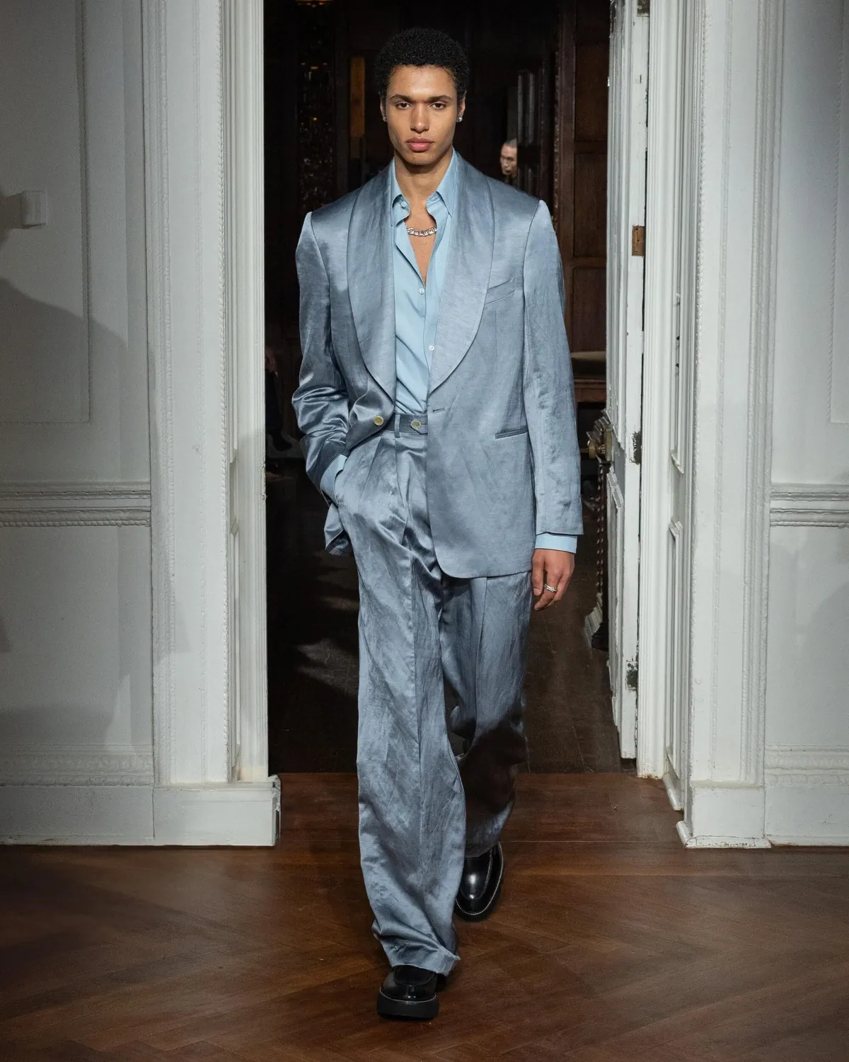 La collection Automne 2025 de Todd Snyder célèbre la confection sur mesure et la rébellion intemporelle