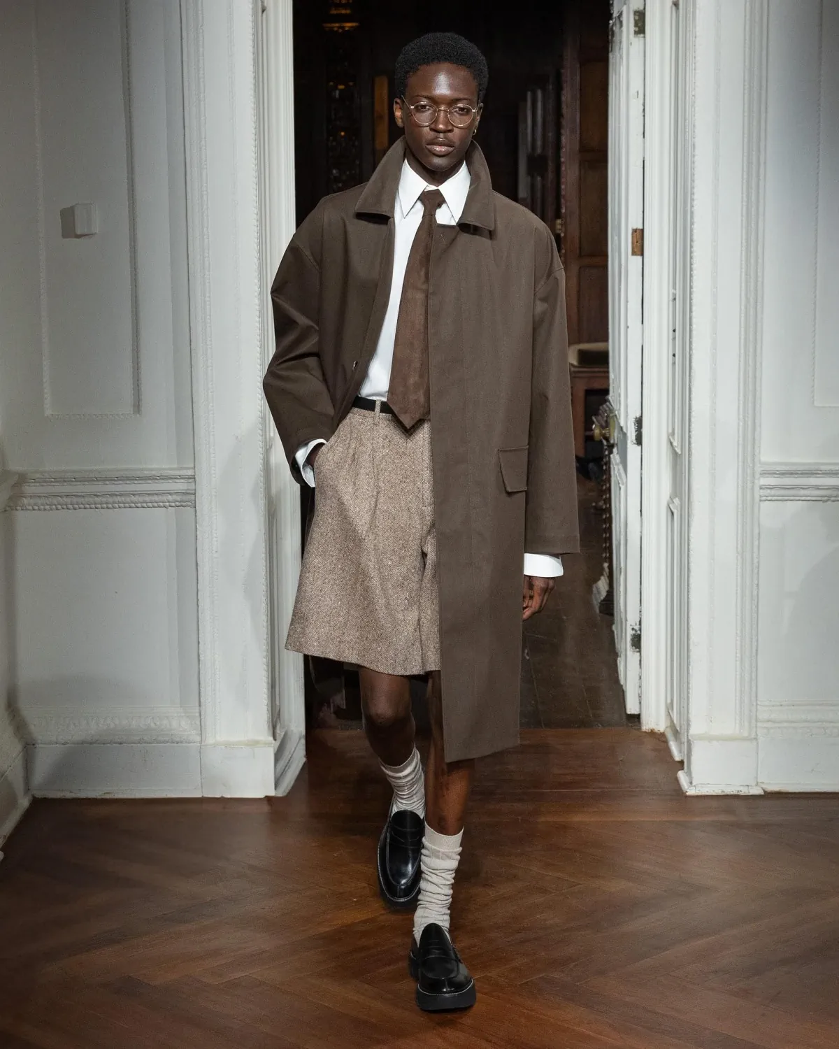 La collection Automne 2025 de Todd Snyder célèbre la confection sur mesure et la rébellion intemporelle