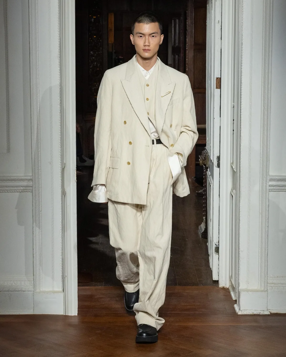 La collection Automne 2025 de Todd Snyder célèbre la confection sur mesure et la rébellion intemporelle