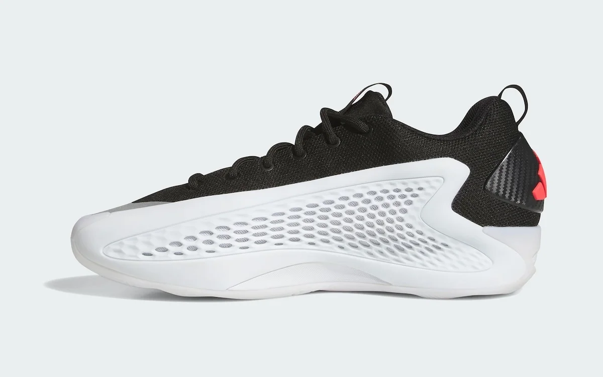La chaussure AE 1 Low Stormtrooper d'adidas associe l'héritage audacieux d'Anthony Edwards à une palette de couleurs inspirée des Bulls
