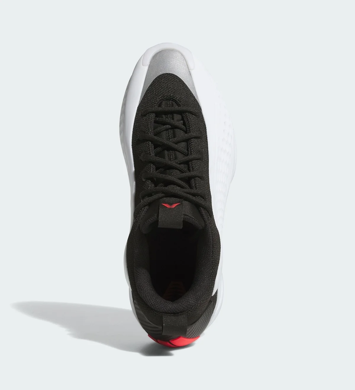 La chaussure AE 1 Low Stormtrooper d'adidas associe l'héritage audacieux d'Anthony Edwards à une palette de couleurs inspirée des Bulls