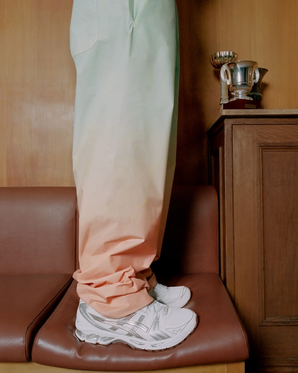 La nouvelle Collection Tennis ASICS x A.P.C. réinvente l'élégance sportive