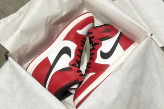 La Air Jordan 1 High '85 « Chicago » a fait l'objet d'une fuite avant sa sortie à l'automne 2025