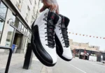 La Air Jordan 12 « Black Tongue Taxi » fait son apparition et représente un rêve pour les collectionneurs