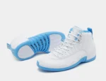 La Air Jordan 12 « Melo » 2025 célèbre le retour d'une légende du basket-ball