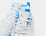La Air Jordan 12 « Melo » 2025 célèbre le retour d'une légende du basket-ball