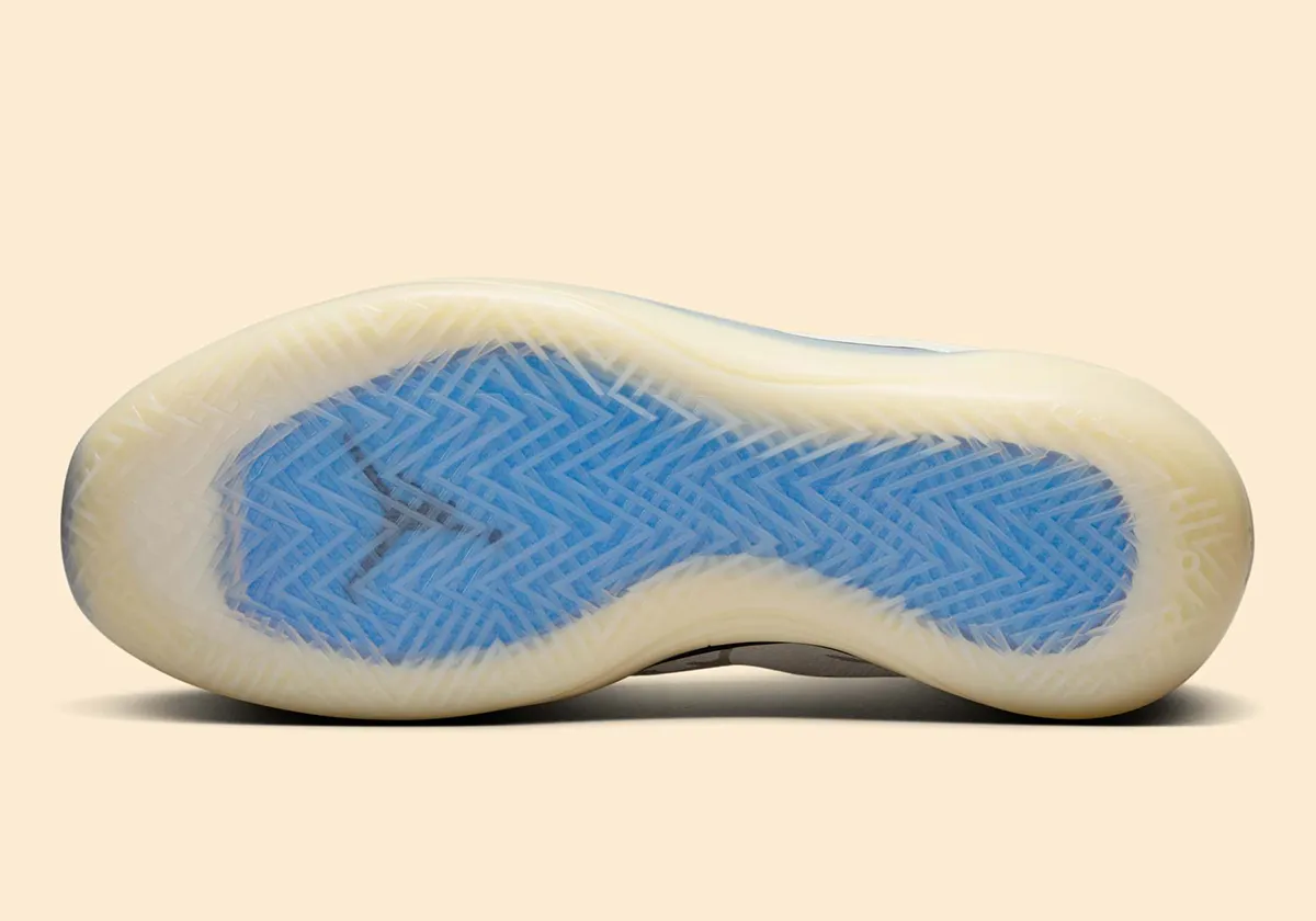 La Air Jordan 39 « Sail » arrive avec des accents Game Royal