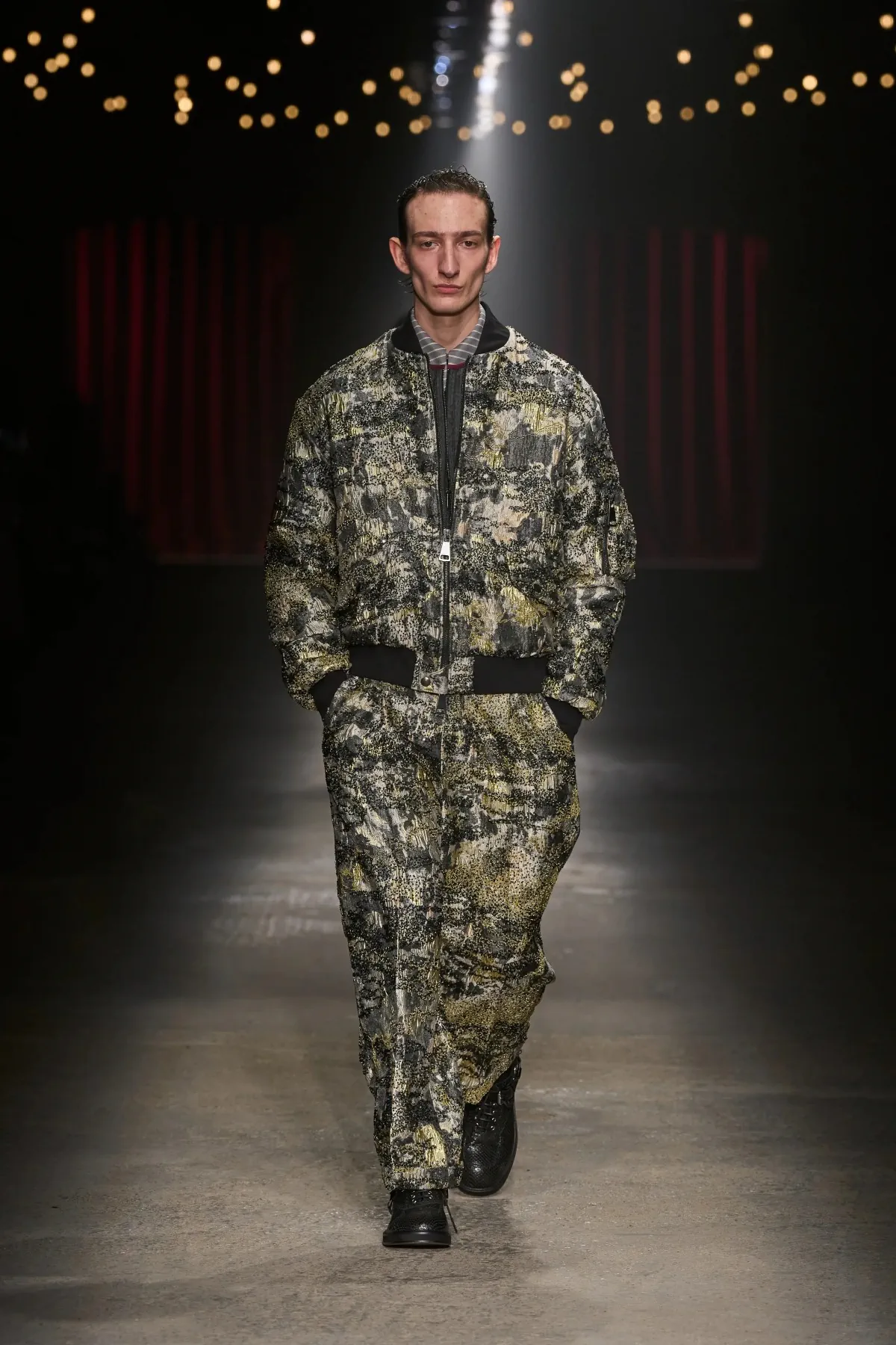 La collection Automne 2025 d'Antonio Marras s'inspire du mélodrame sarde et de l'artisanat moderne