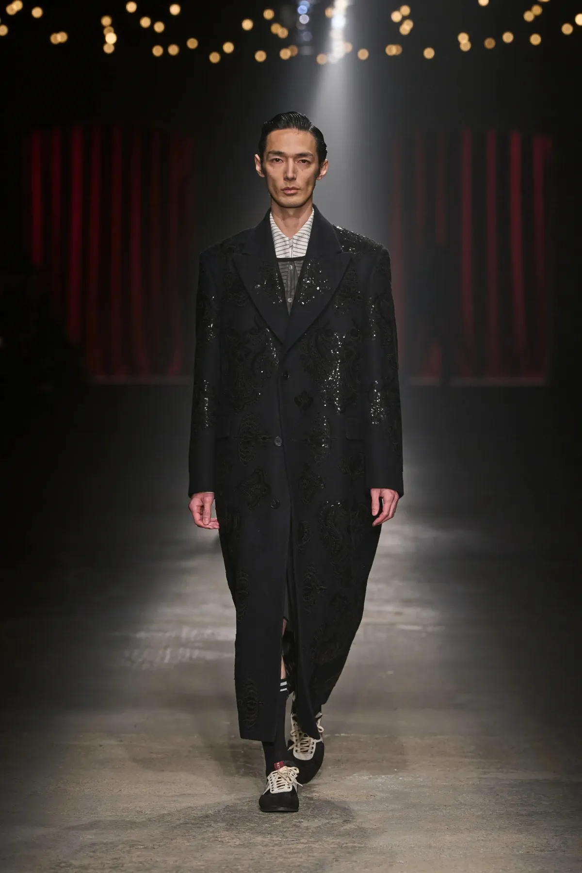 La collection Automne 2025 d'Antonio Marras s'inspire du mélodrame sarde et de l'artisanat moderne