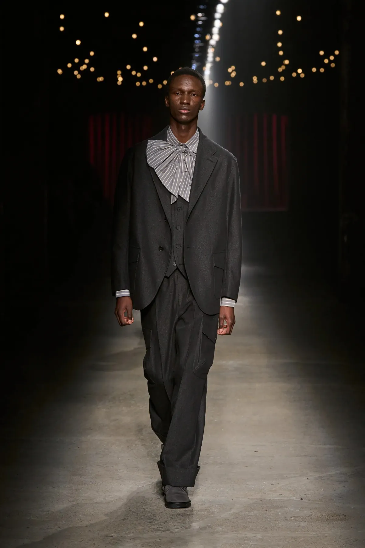 La collection Automne 2025 d'Antonio Marras s'inspire du mélodrame sarde et de l'artisanat moderne