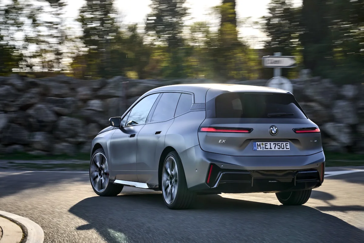 La BMW iX 2025, le nouveau SUV électrique de luxe, porte l'excellence vers de nouveaux sommets