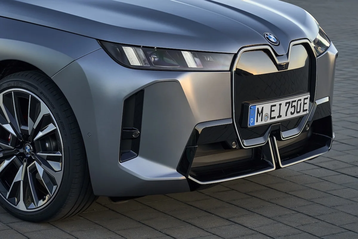 La BMW iX 2025, le nouveau SUV électrique de luxe, porte l'excellence vers de nouveaux sommets