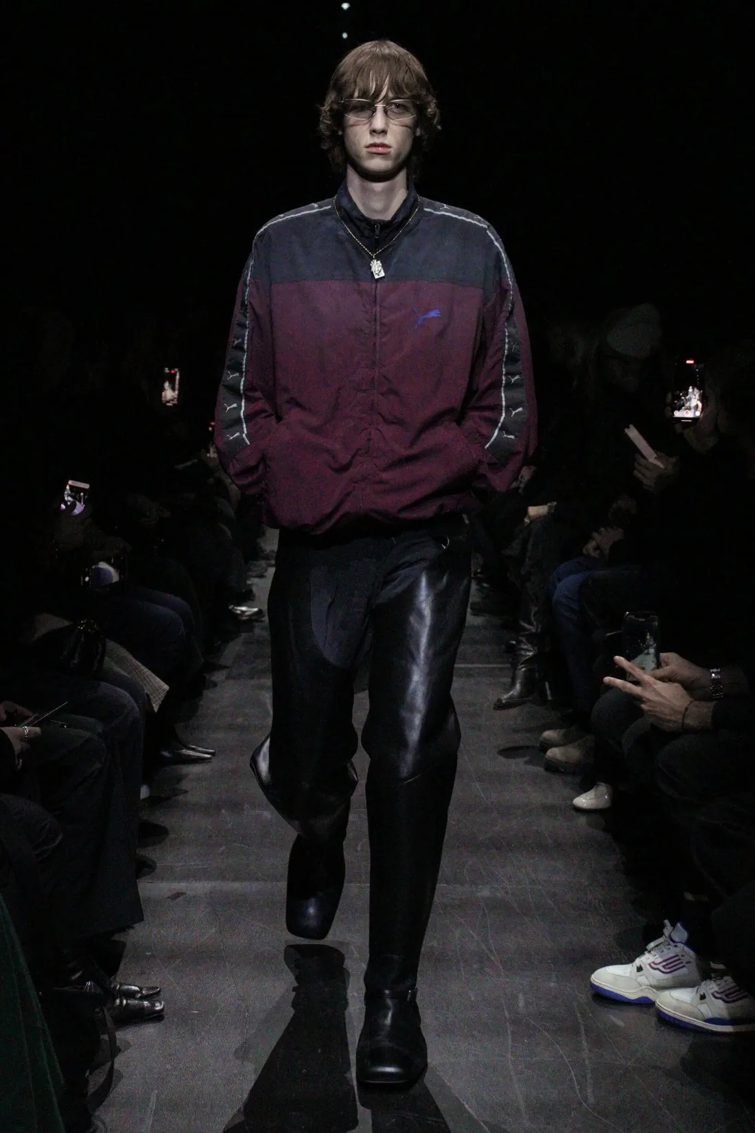 Balenciaga Automne 2025 introduit un nouveau standard plus accessible