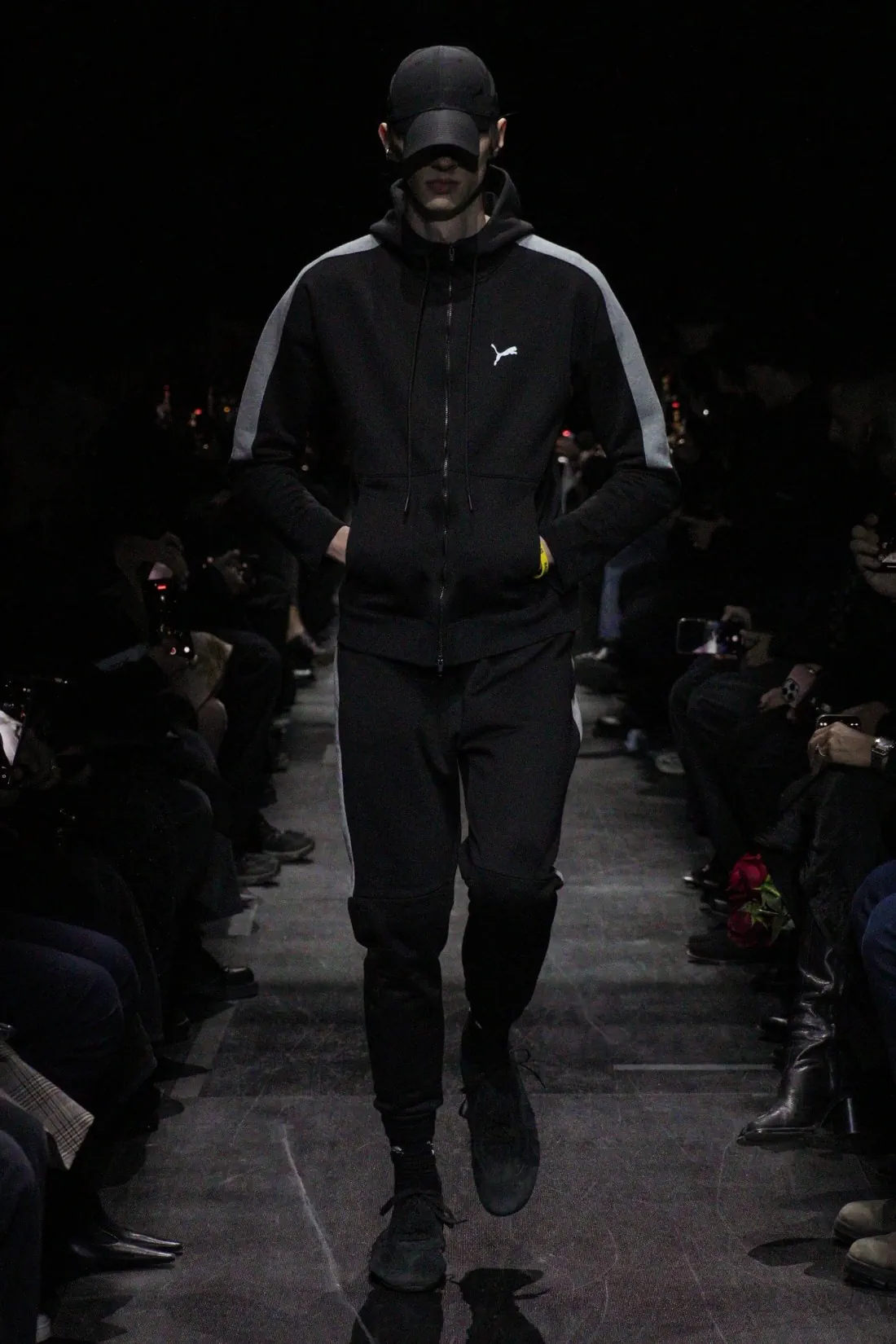 Balenciaga Automne 2025 introduit un nouveau standard plus accessible