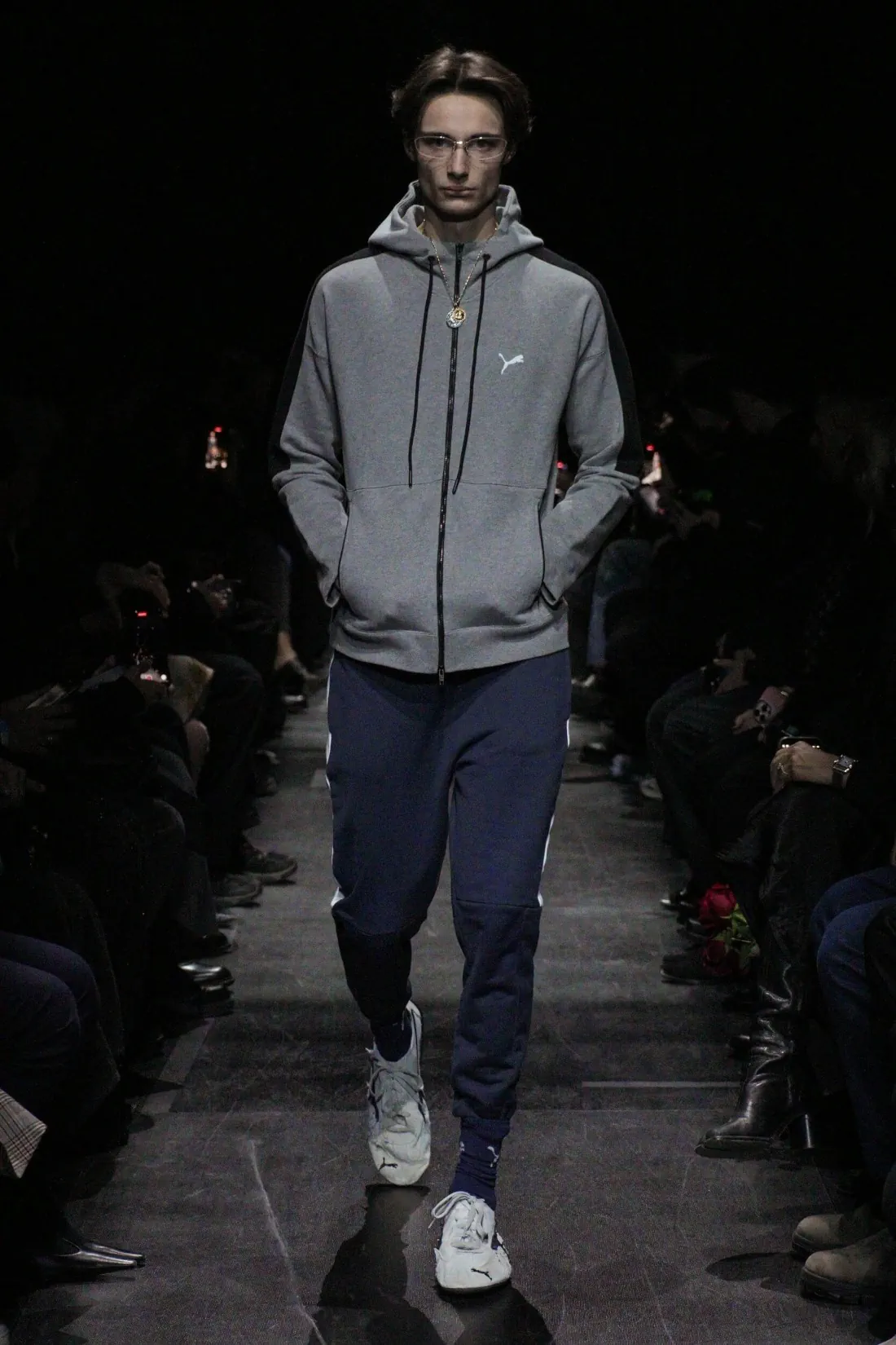 Balenciaga Automne 2025 introduit un nouveau standard plus accessible