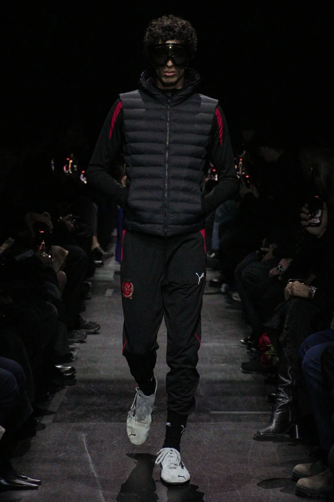 Balenciaga Automne 2025 introduit un nouveau standard plus accessible