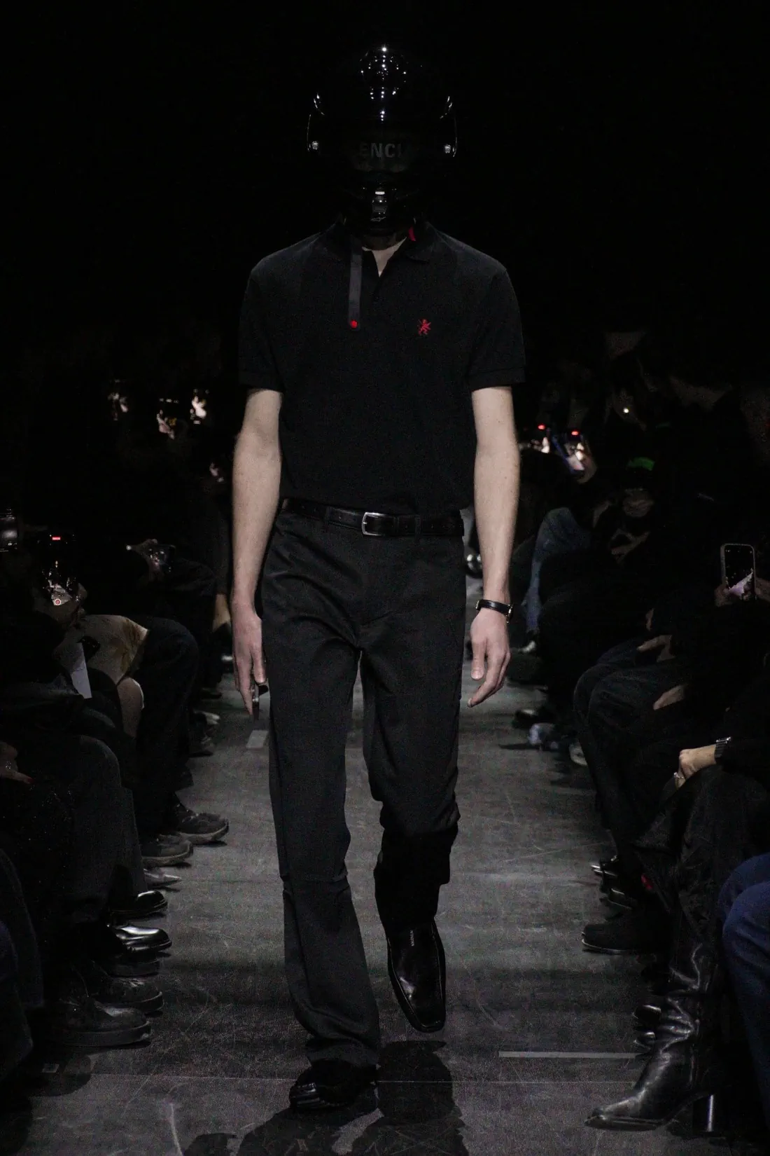 Balenciaga Automne 2025 introduit un nouveau standard plus accessible