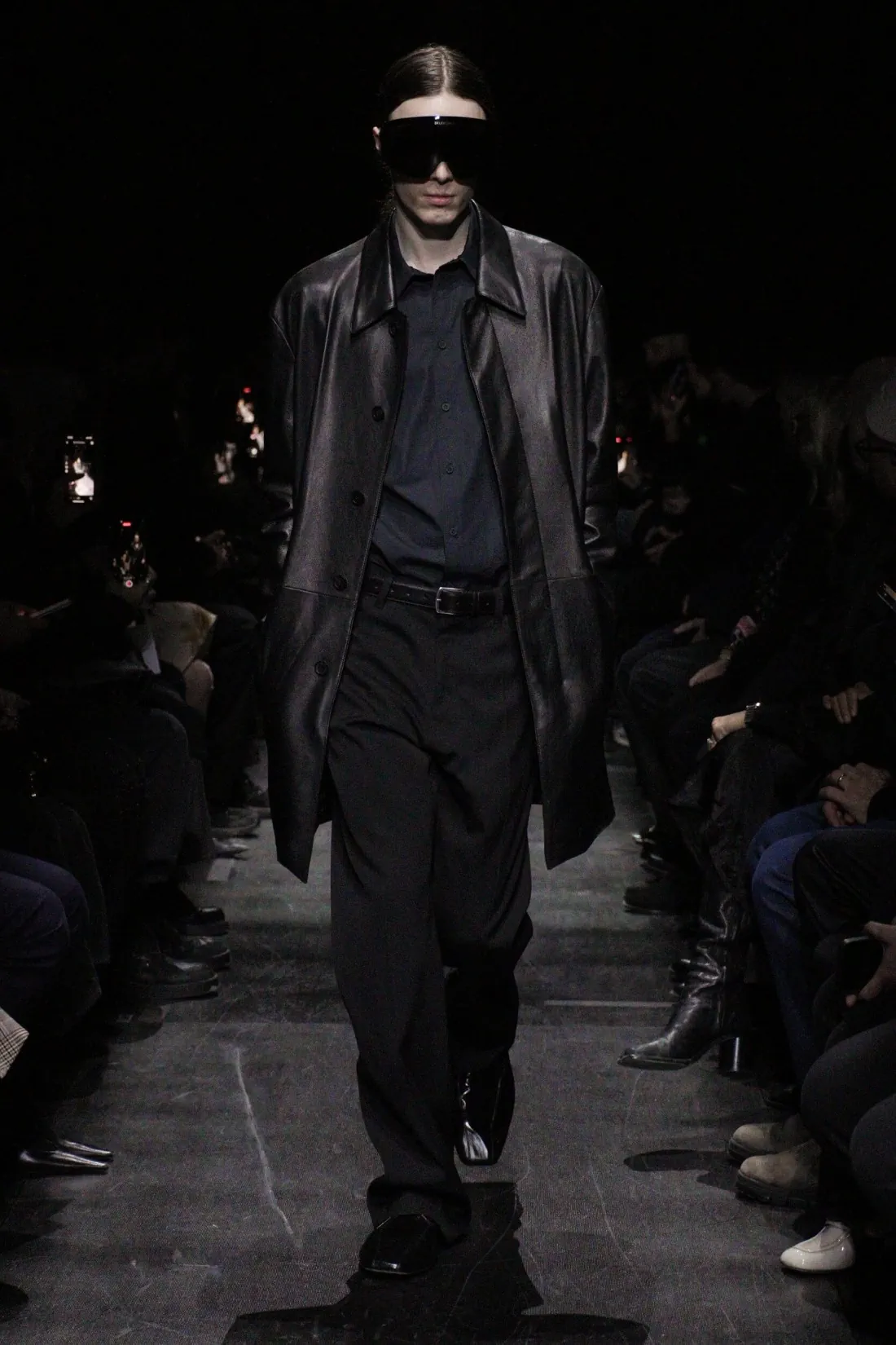 Balenciaga Automne 2025 introduit un nouveau standard plus accessible