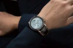 La nouvelle Breitling Navitimer B19 éblouit par son cadran bleu glacier et son chronographe à calendrier perpétuel
