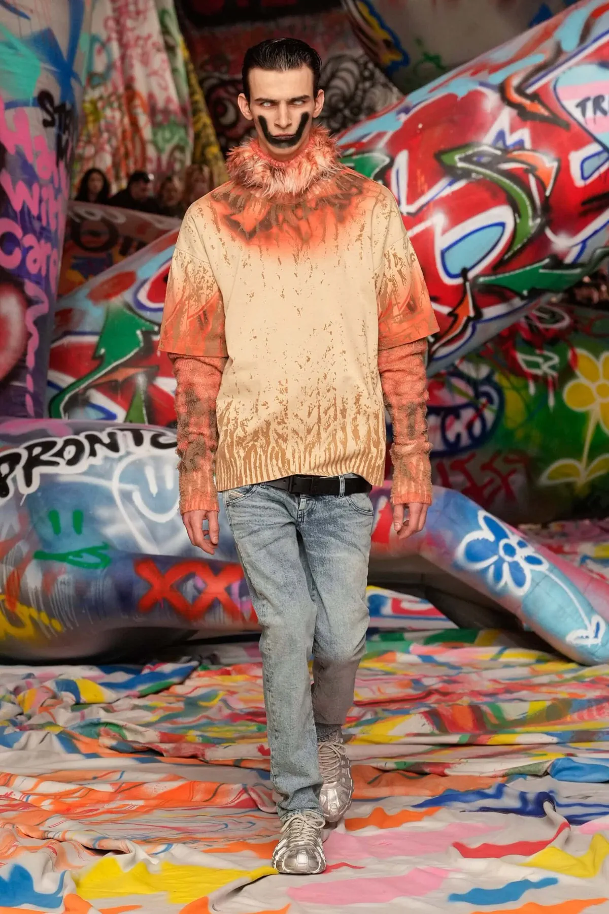 La collection Automne 2025 de Glenn Martens pour Diesel réinvente avec audace la mode masculine avant-gardiste